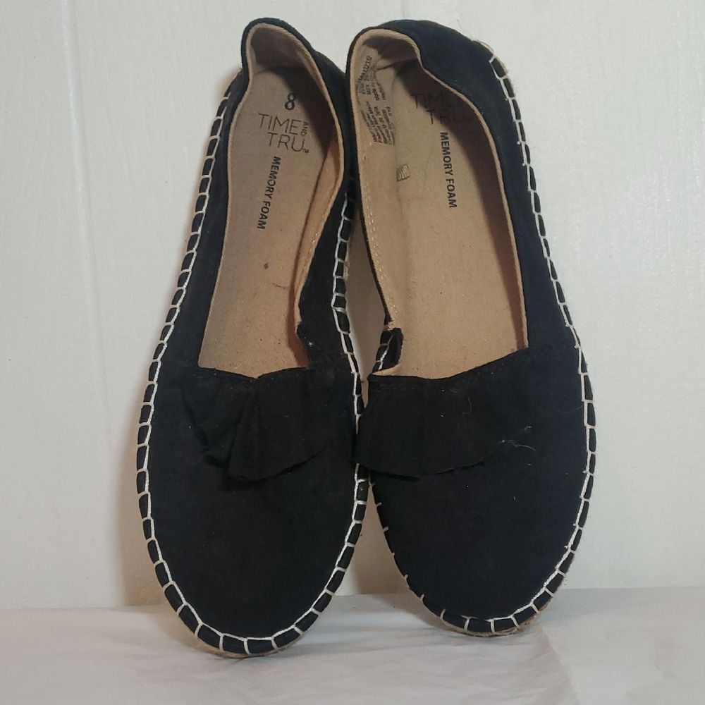 Time and Tru Women's Size 8 Black Flats White Stitching Memory Foam